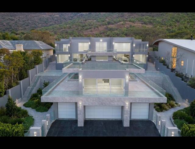 6 BEDROOM HOUSE FOR SALE IN FEATHERBROOKE ESTATE